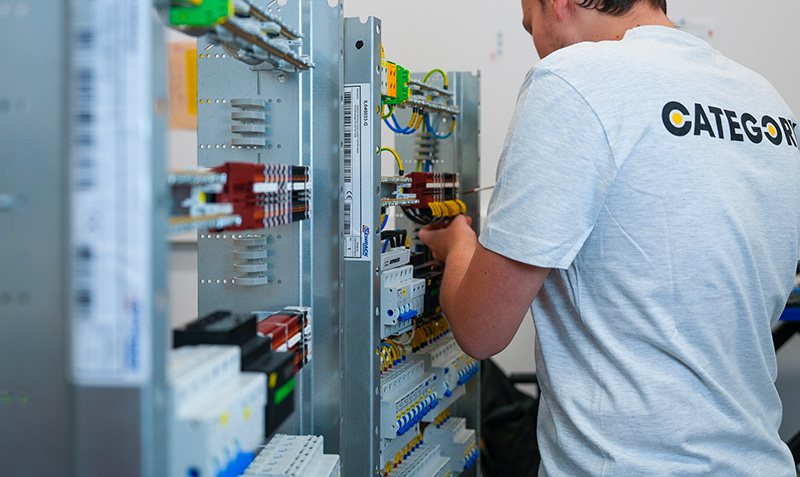 Standardní a inteligentní elektroinstalace